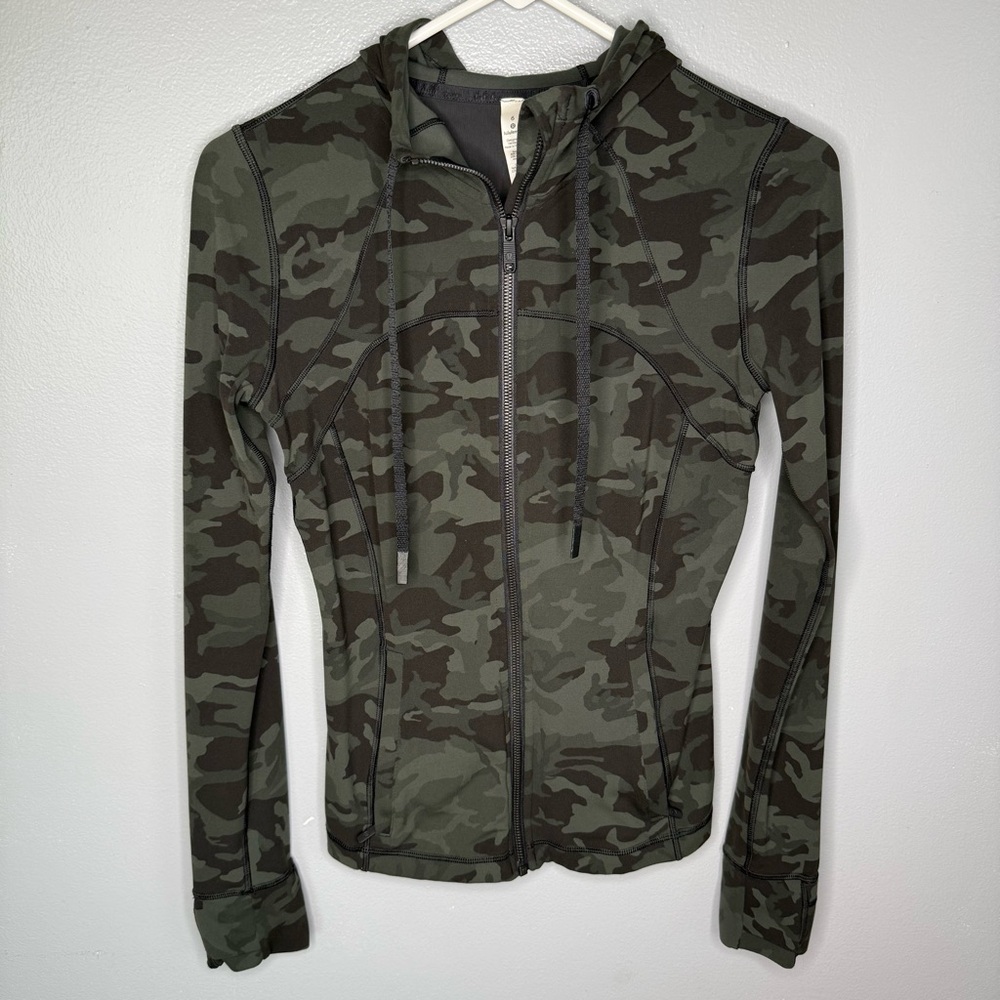 lululemon athletica Women's Camo Full-Zip Bomber Jacket - Olive/Forest